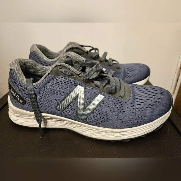 New Balance Fresh foam sneakers size 6 like new worn 1x - Picture 4 of 6